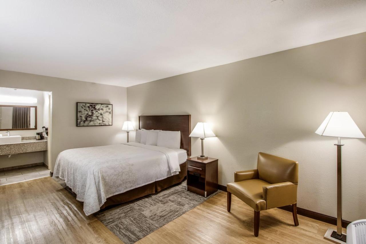 Red Roof Inn Plus+ Dallas - Addison Εξωτερικό φωτογραφία