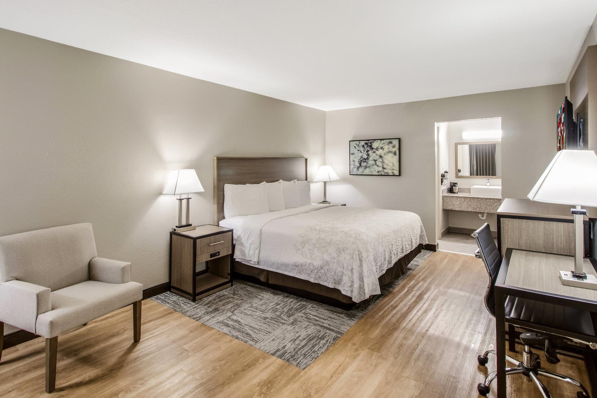 Red Roof Inn Plus+ Dallas - Addison Εξωτερικό φωτογραφία