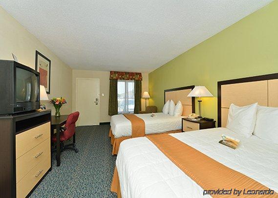 Red Roof Inn Plus+ Dallas - Addison Δωμάτιο φωτογραφία