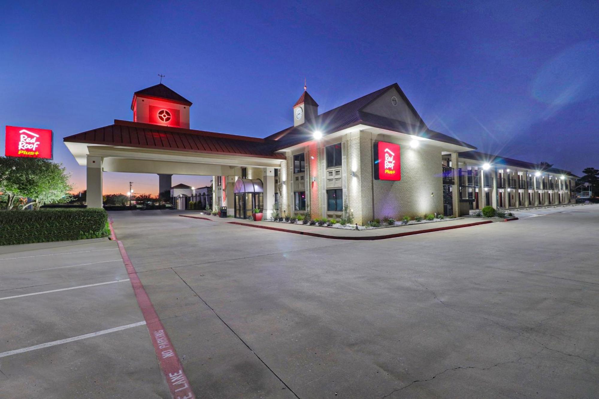 Red Roof Inn Plus+ Dallas - Addison Εξωτερικό φωτογραφία